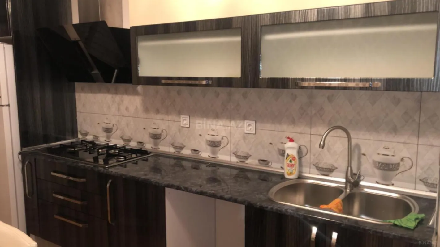 Kirayə verilir 2 otaqlı mənzil 80 m²