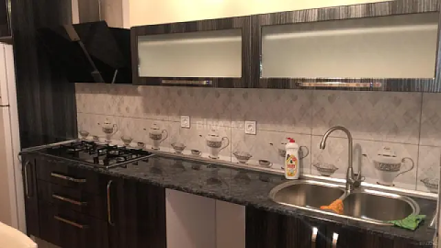 Kirayə verilir 2 otaqlı mənzil 80 m²
