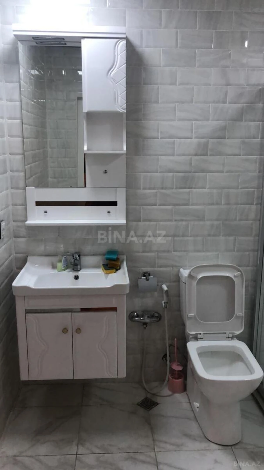 Kirayə verilir 2 otaqlı mənzil 80 m²