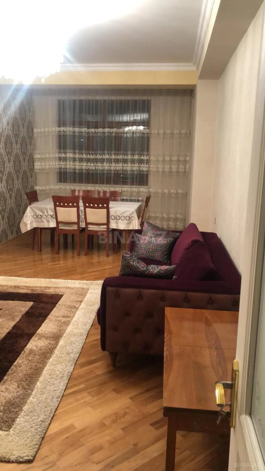Kirayə verilir 2 otaqlı mənzil 80 m²
