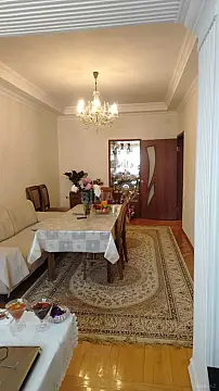 Satılır 5 otaqlı mənzil 120 m²