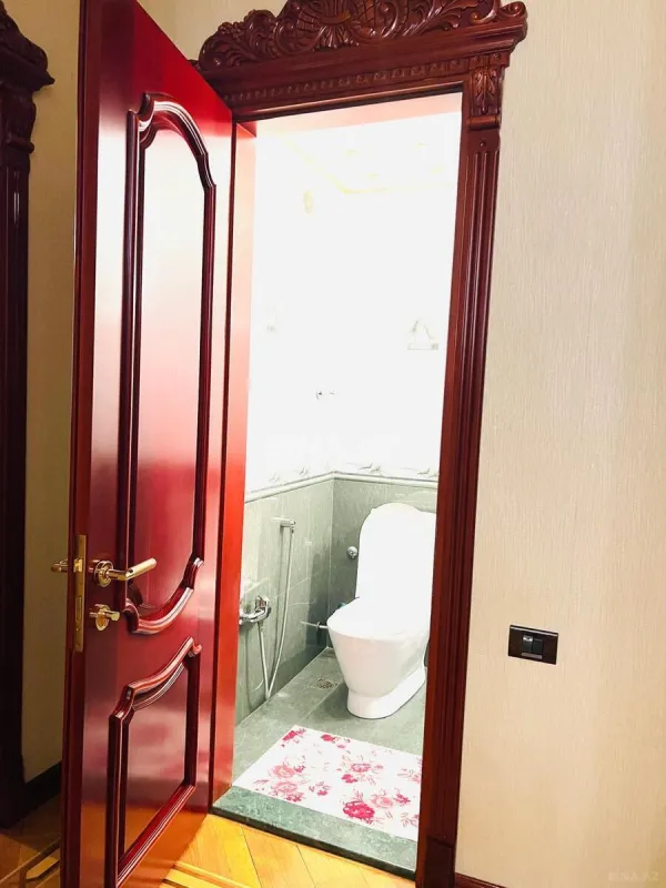 Satılır 5 otaqlı mənzil 120 m²