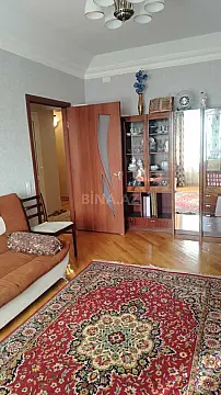 Satılır 5 otaqlı mənzil 120 m²