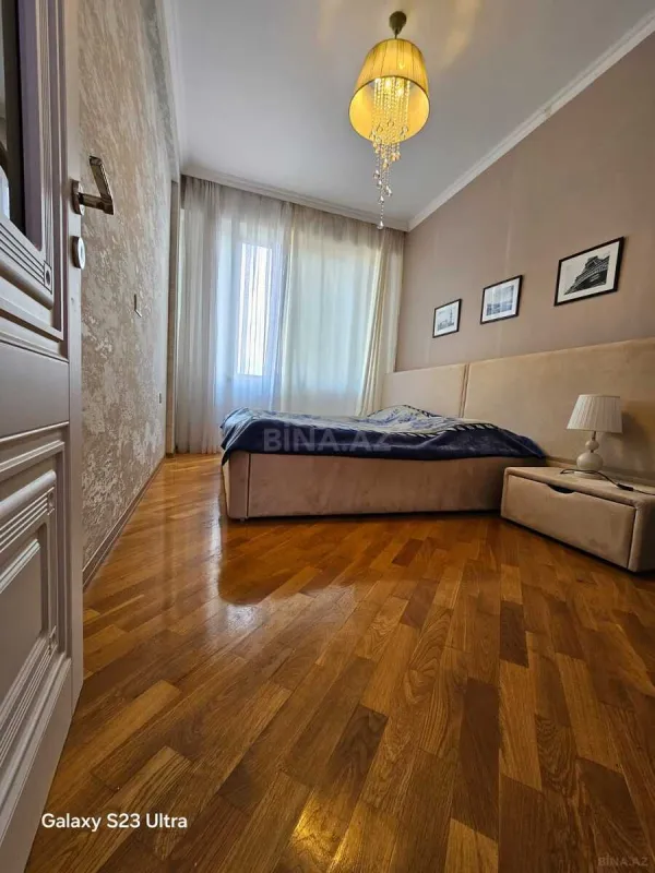 Satılır 5 otaqlı mənzil 120 m²