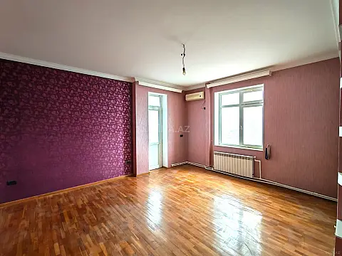 Satılır 3 otaqlı mənzil 180 m²