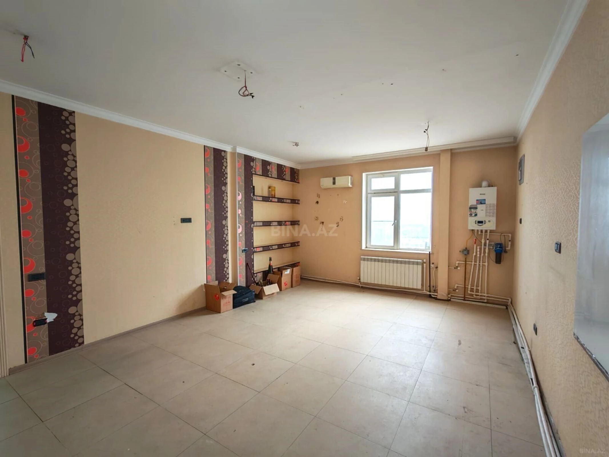 Satılır 3 otaqlı mənzil 180 m²