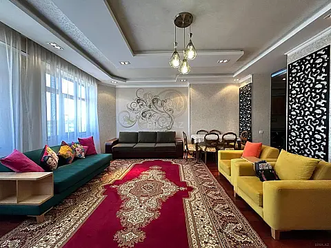 Satılır 2 otaqlı mənzil 81 m²