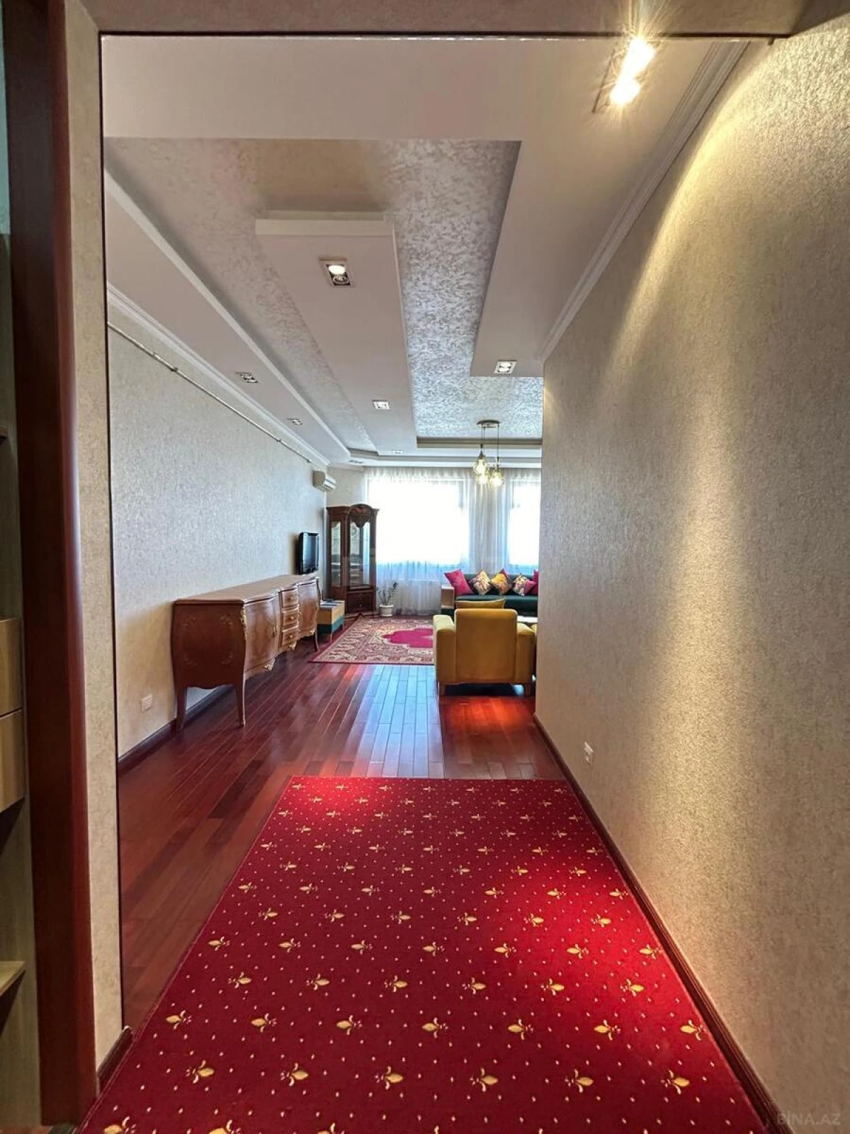 Satılır 2 otaqlı mənzil 81 m²