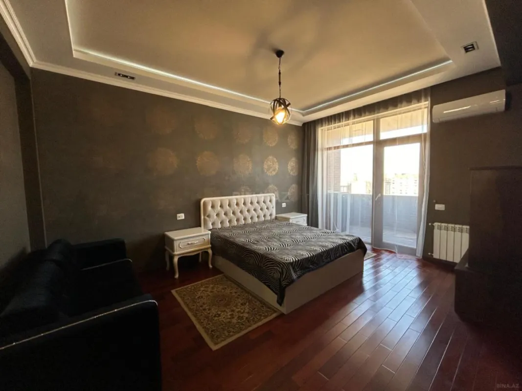 Satılır 2 otaqlı mənzil 81 m²
