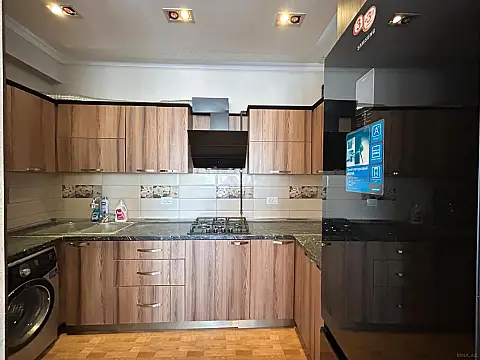 Satılır 2 otaqlı mənzil 81 m²