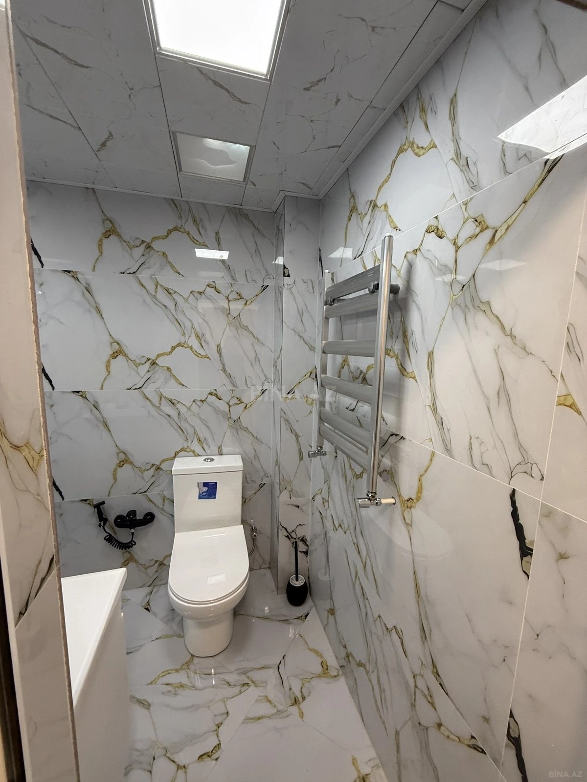 Satılır 2 otaqlı mənzil 65 m²