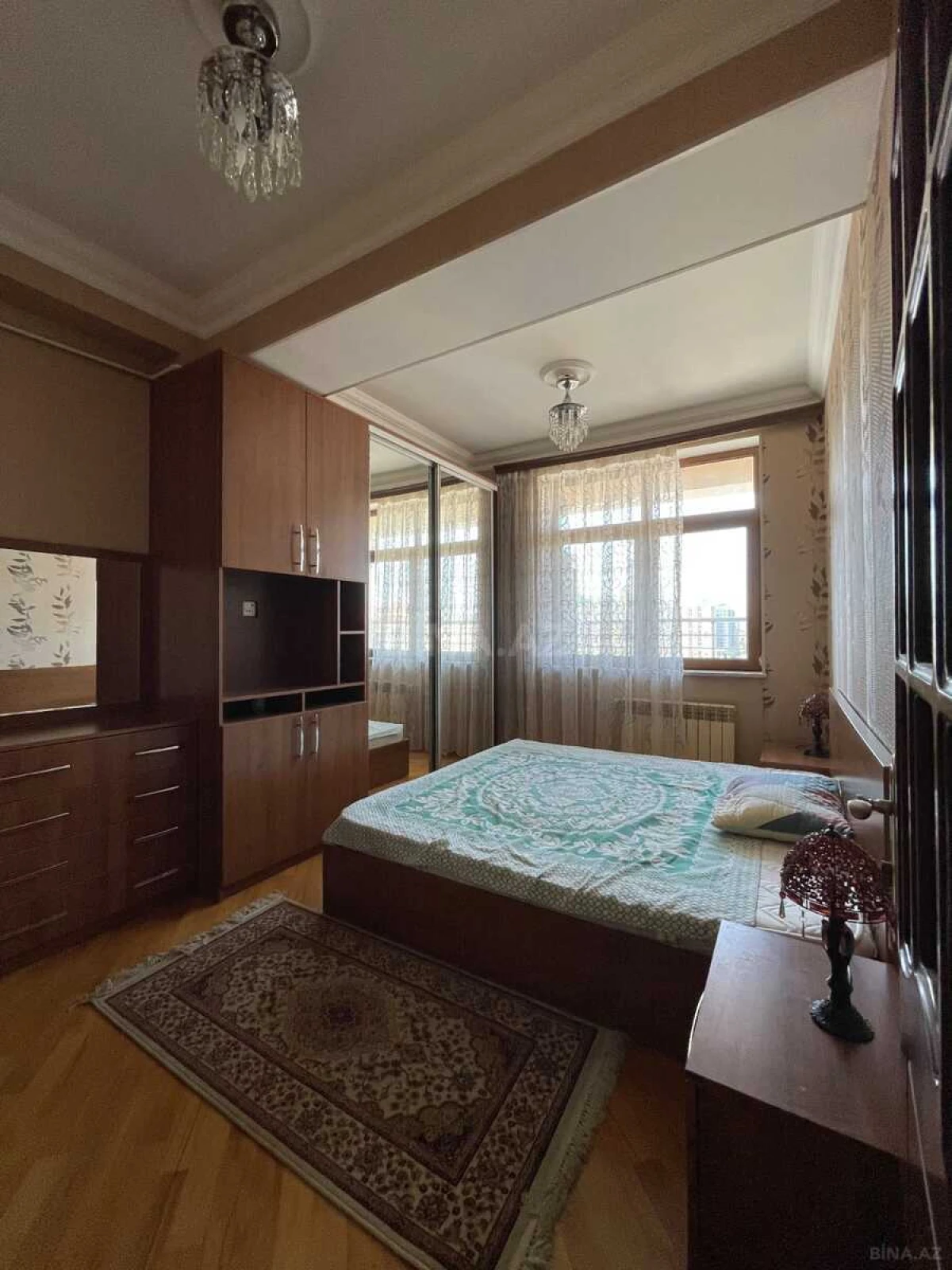 Satılır 3 otaqlı mənzil 130 m²