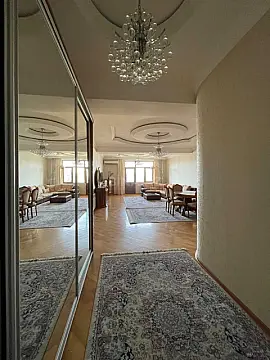 Satılır 3 otaqlı mənzil 130 m²