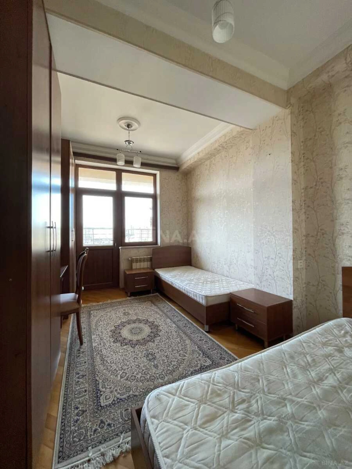 Satılır 3 otaqlı mənzil 130 m²
