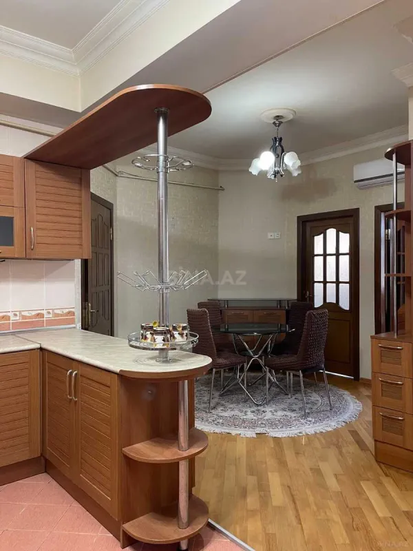 Satılır 3 otaqlı mənzil 130 m²
