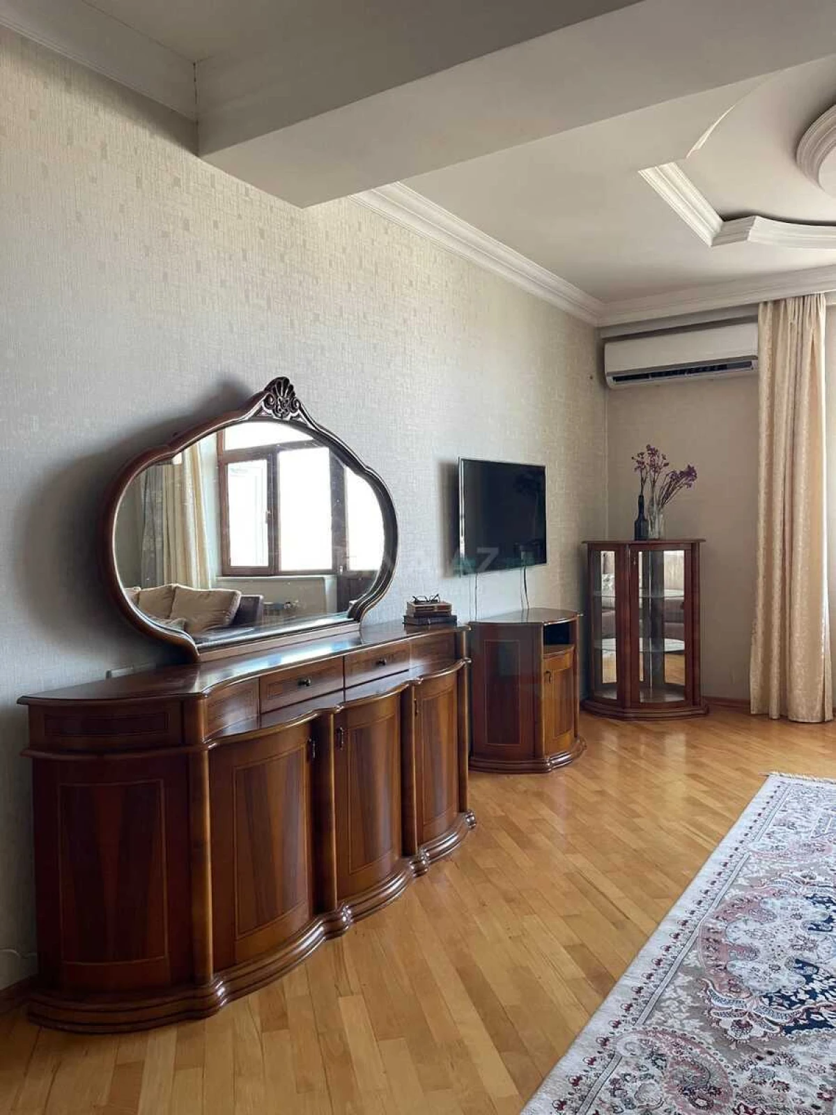 Satılır 3 otaqlı mənzil 130 m²