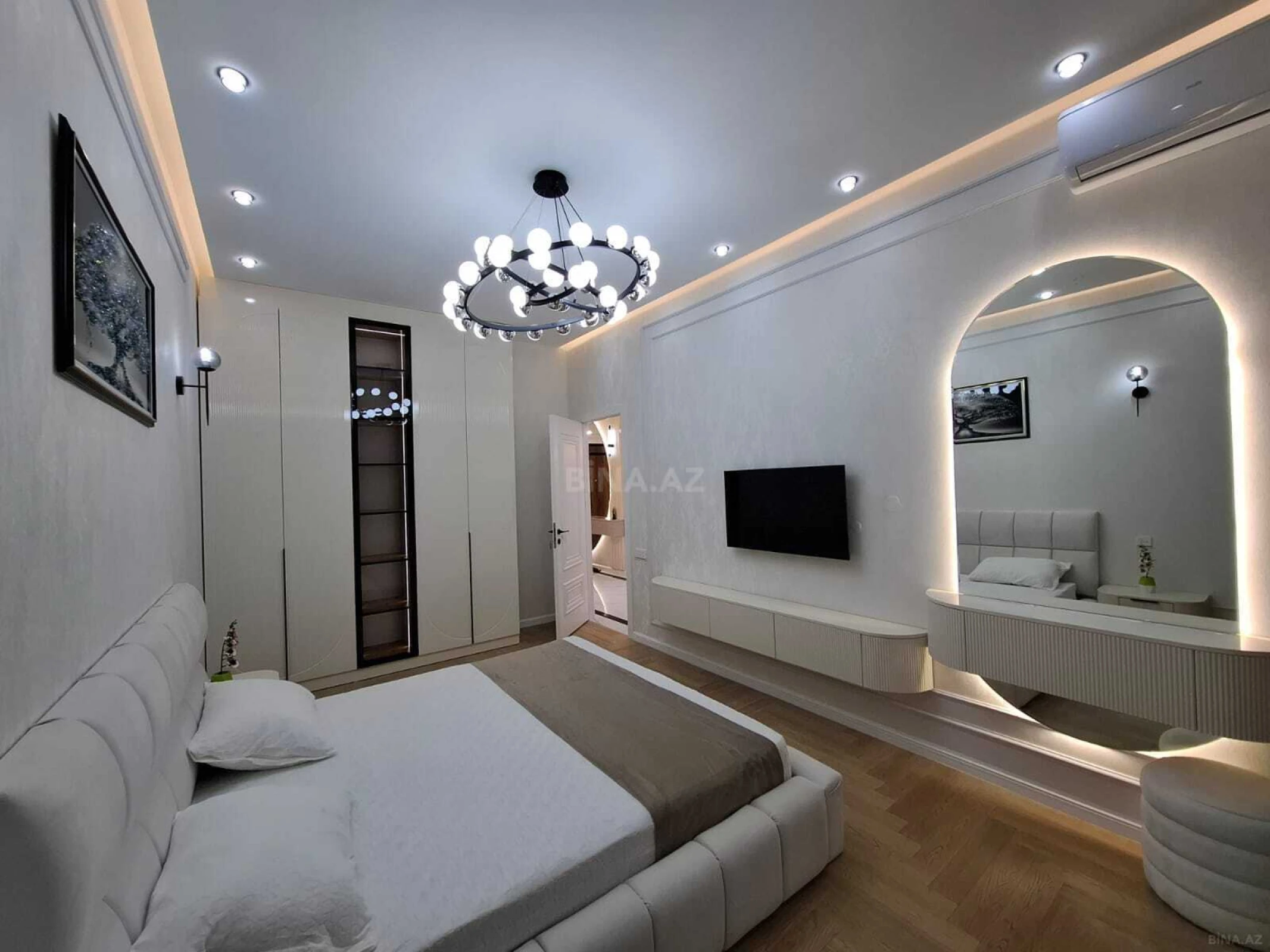 Satılır 3 otaqlı mənzil 98 m²
