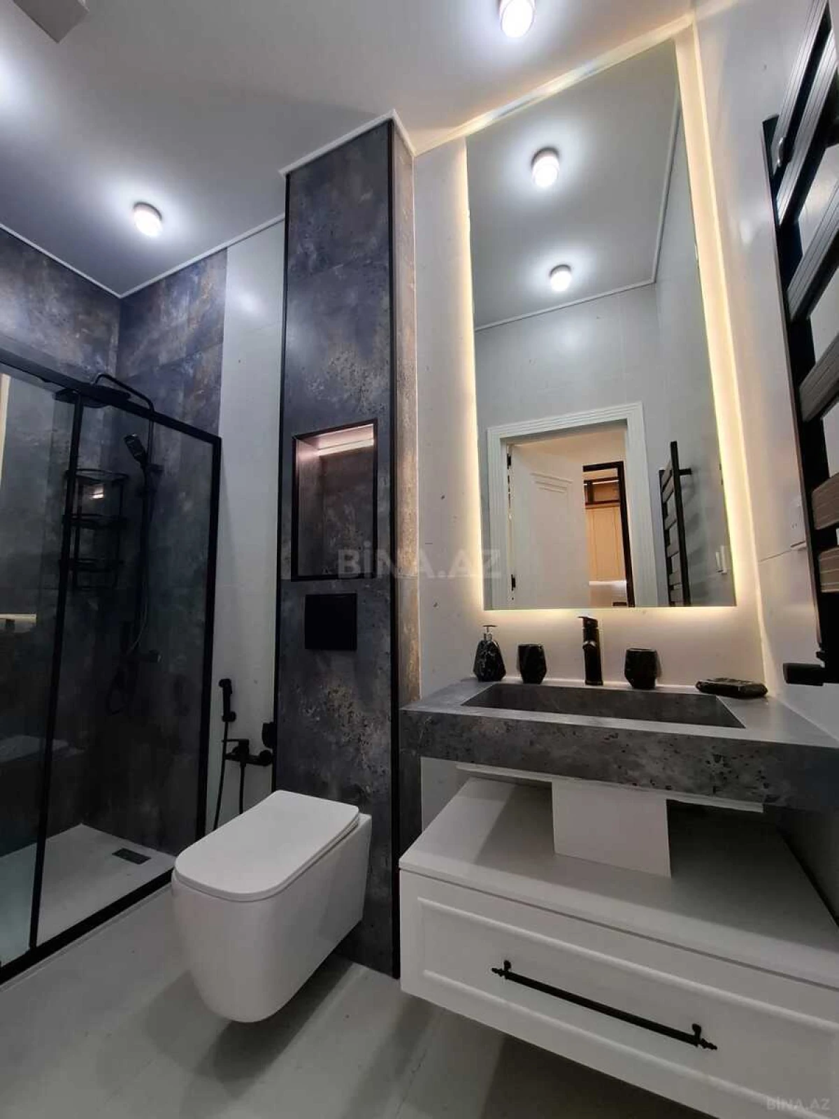 Satılır 3 otaqlı mənzil 98 m²