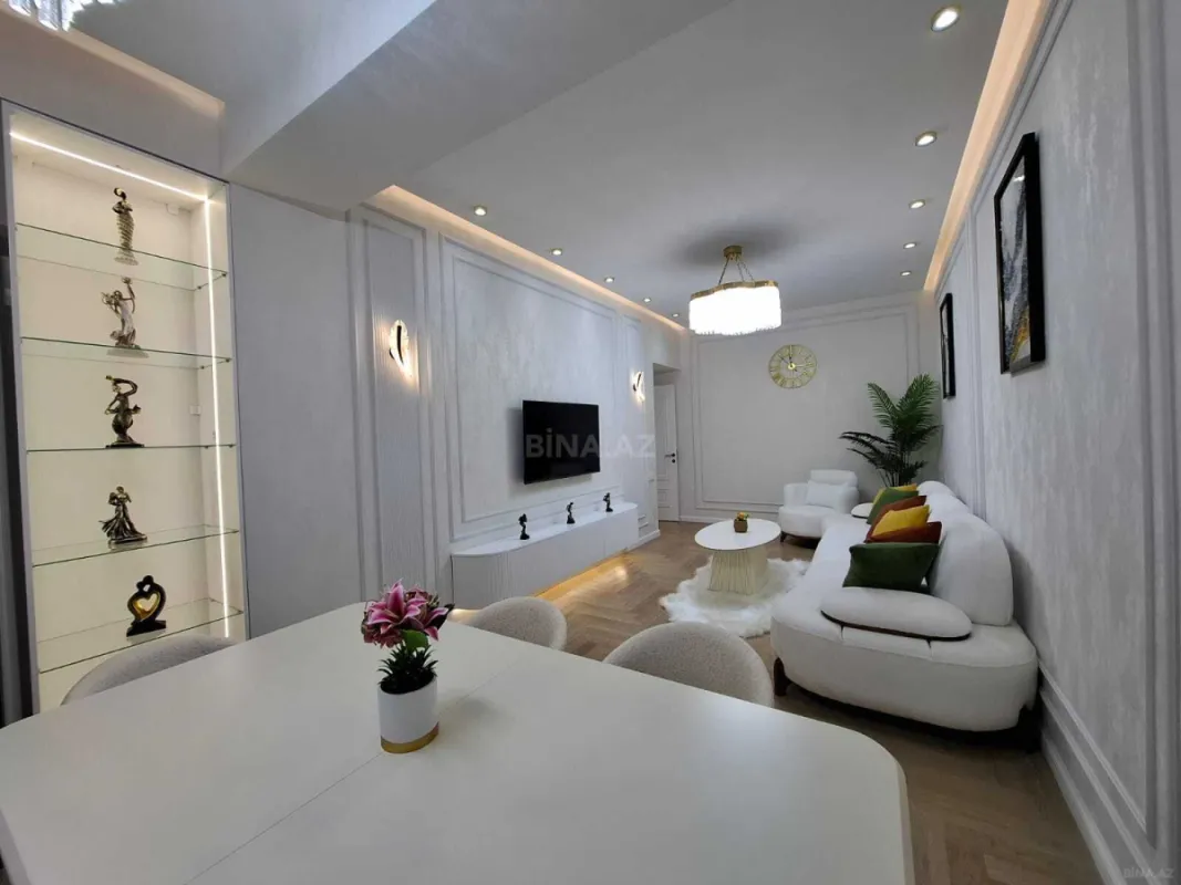 Satılır 3 otaqlı mənzil 98 m²
