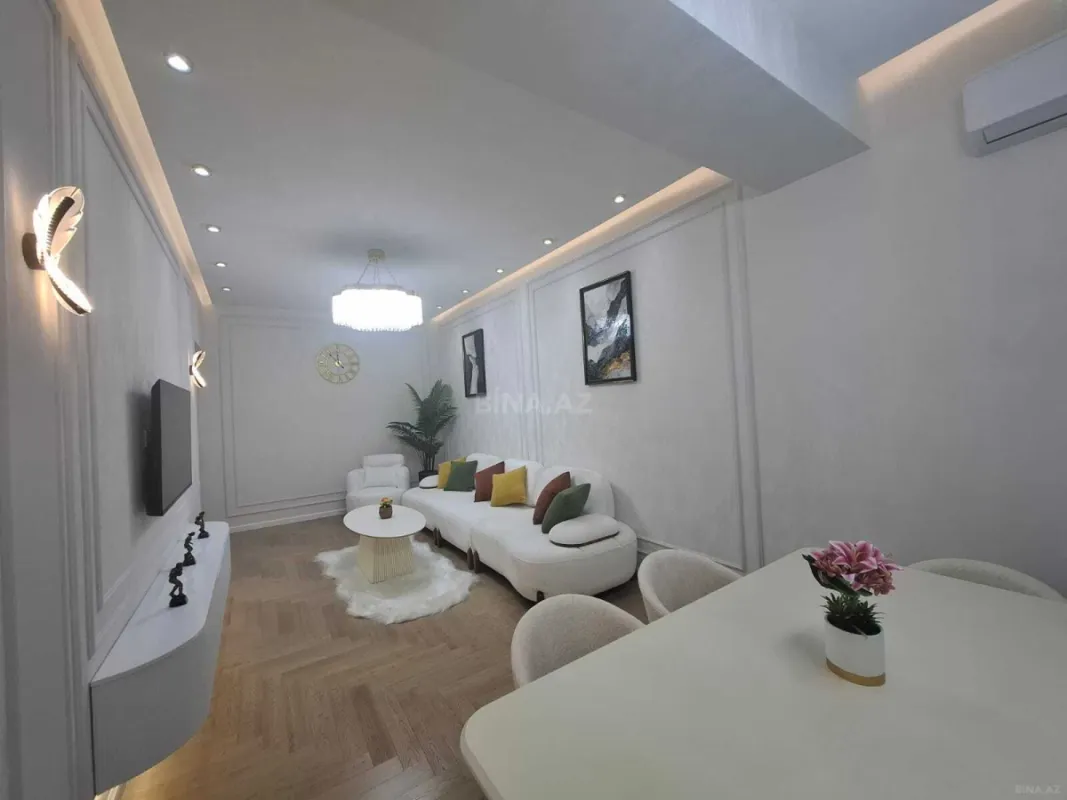 Satılır 3 otaqlı mənzil 98 m²