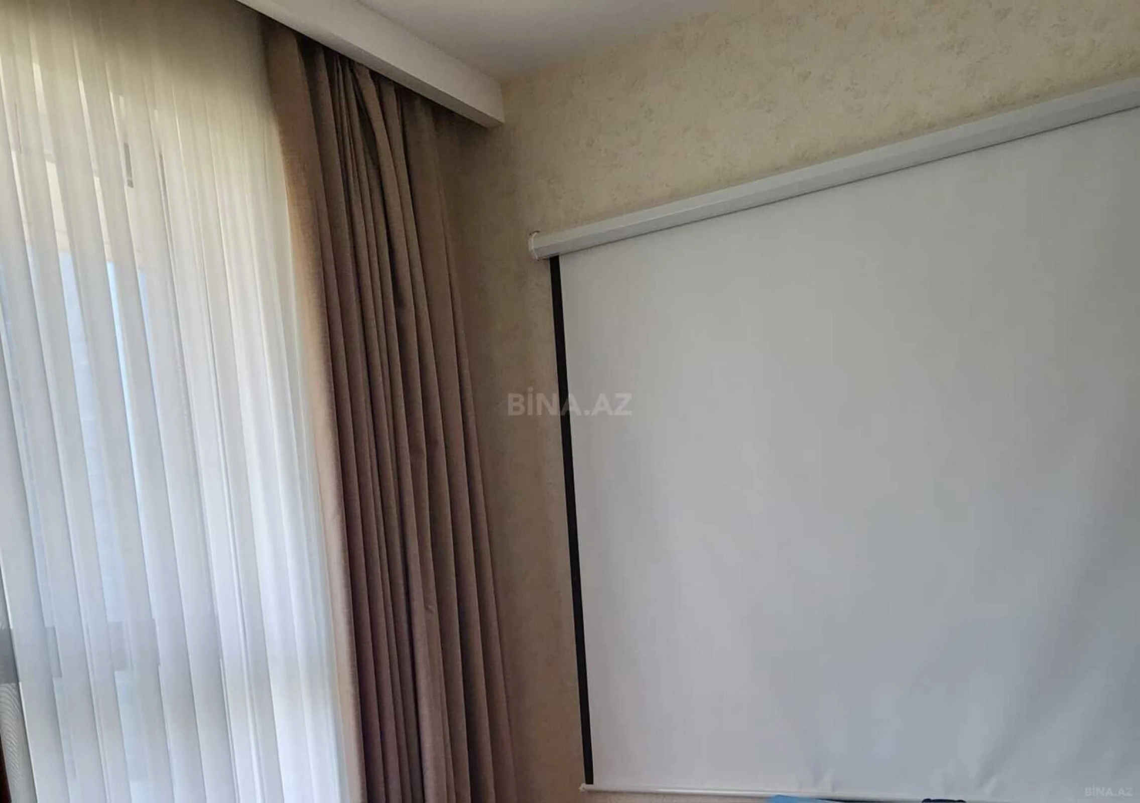 Kirayə verilir 4 otaqlı mənzil 212 m²