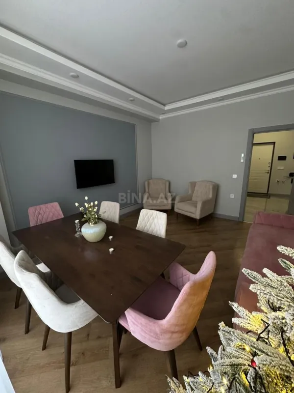 Kirayə verilir 2 otaqlı mənzil 85 m²