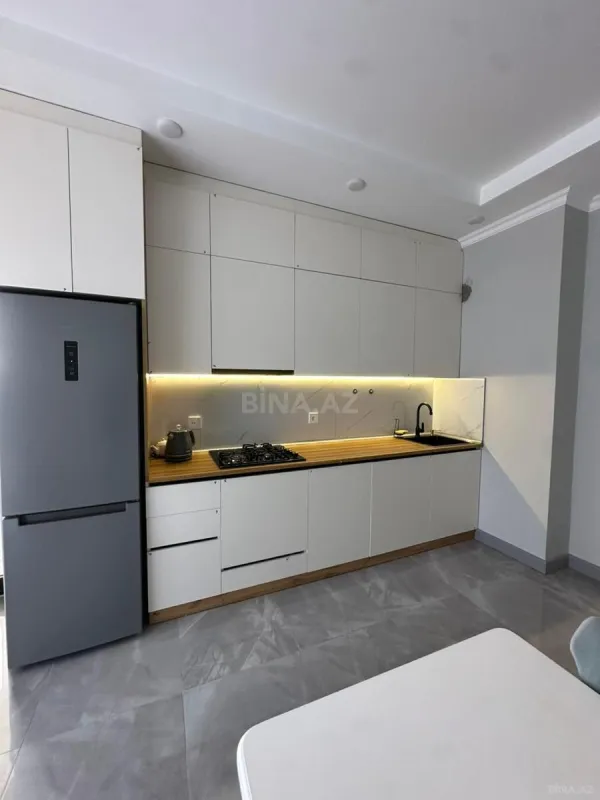 Kirayə verilir 2 otaqlı mənzil 85 m²