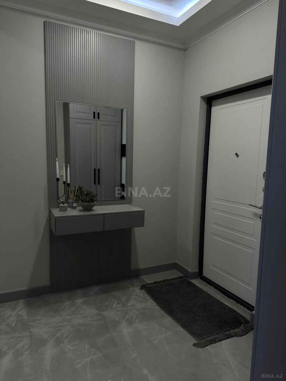 Kirayə verilir 2 otaqlı mənzil 85 m²