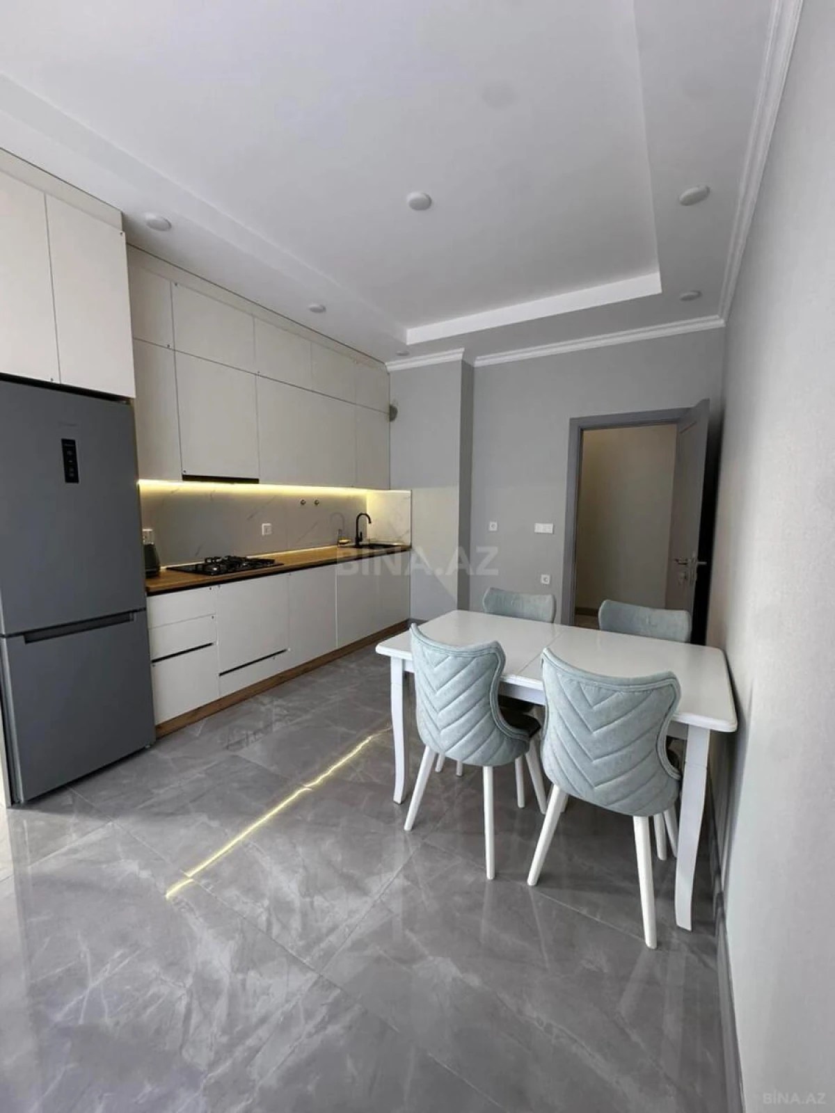 Kirayə verilir 2 otaqlı mənzil 85 m²