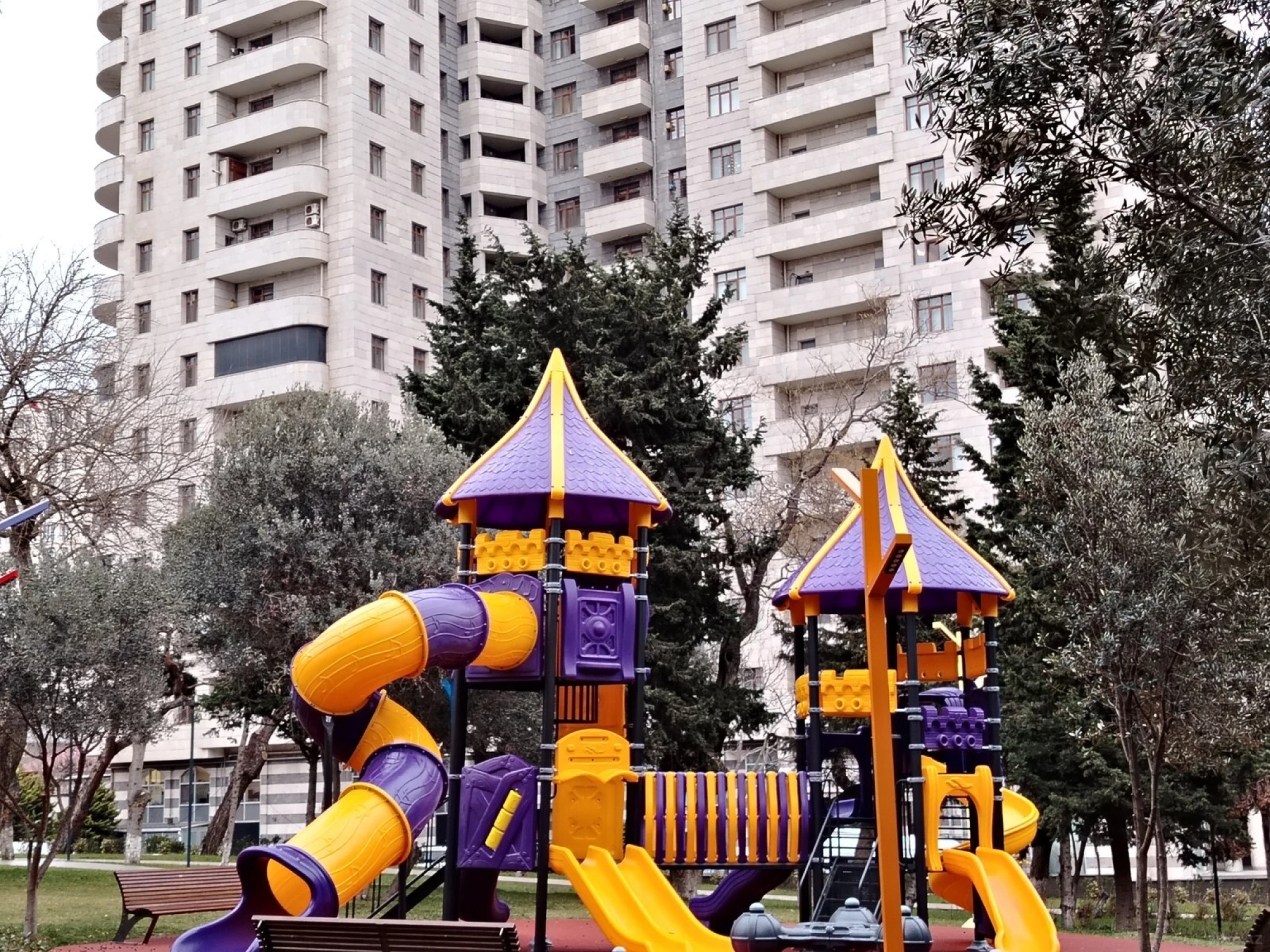 Satılır 2 otaqlı mənzil 85 m²