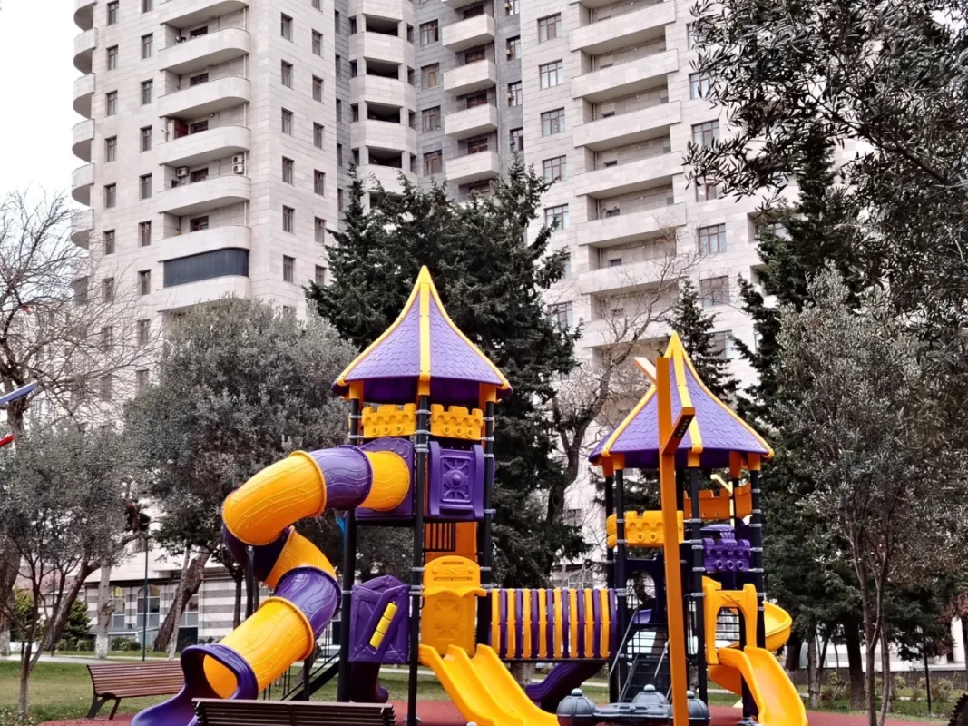 Satılır 2 otaqlı mənzil 85 m²