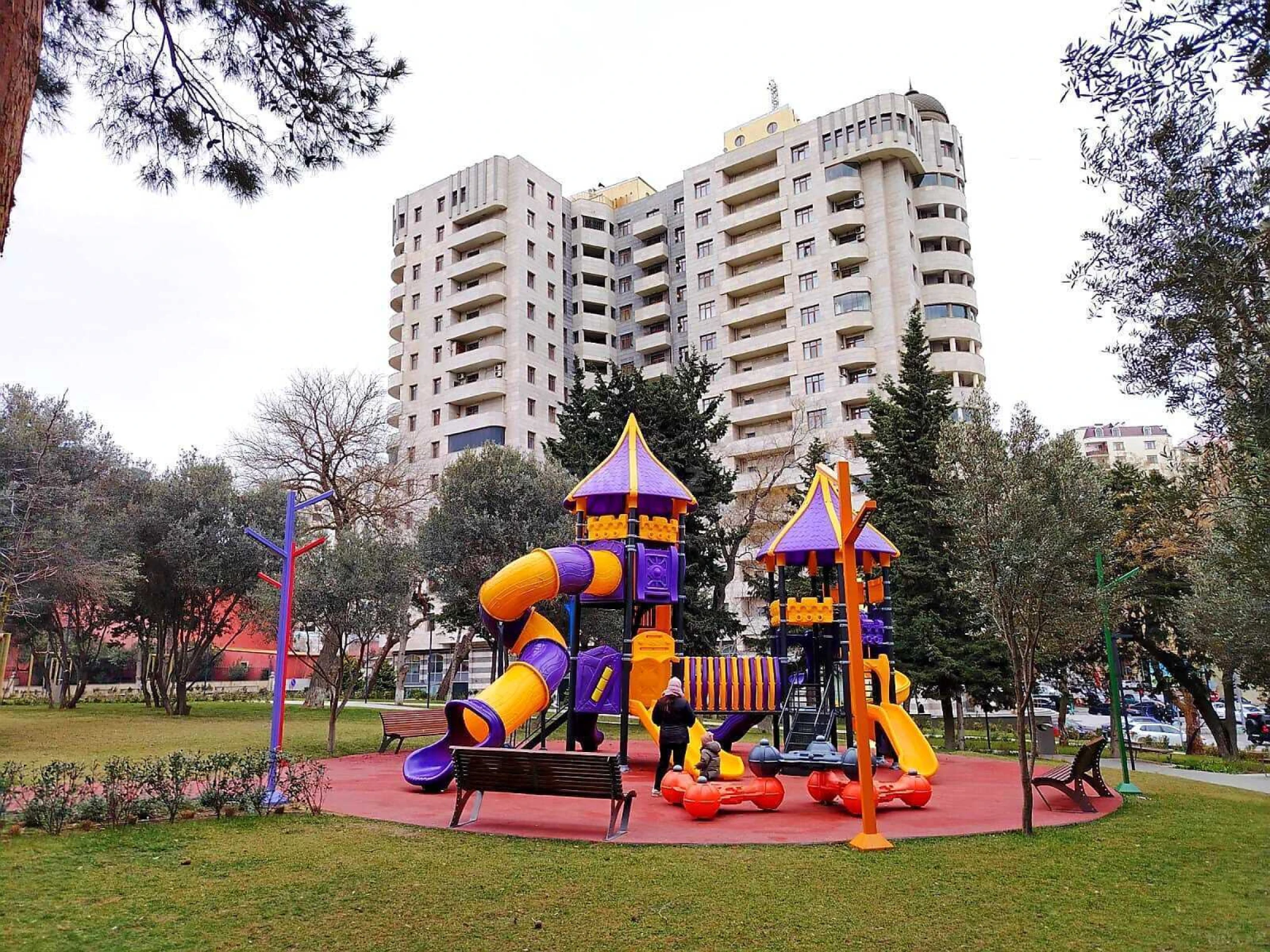 Satılır 2 otaqlı mənzil 85 m²