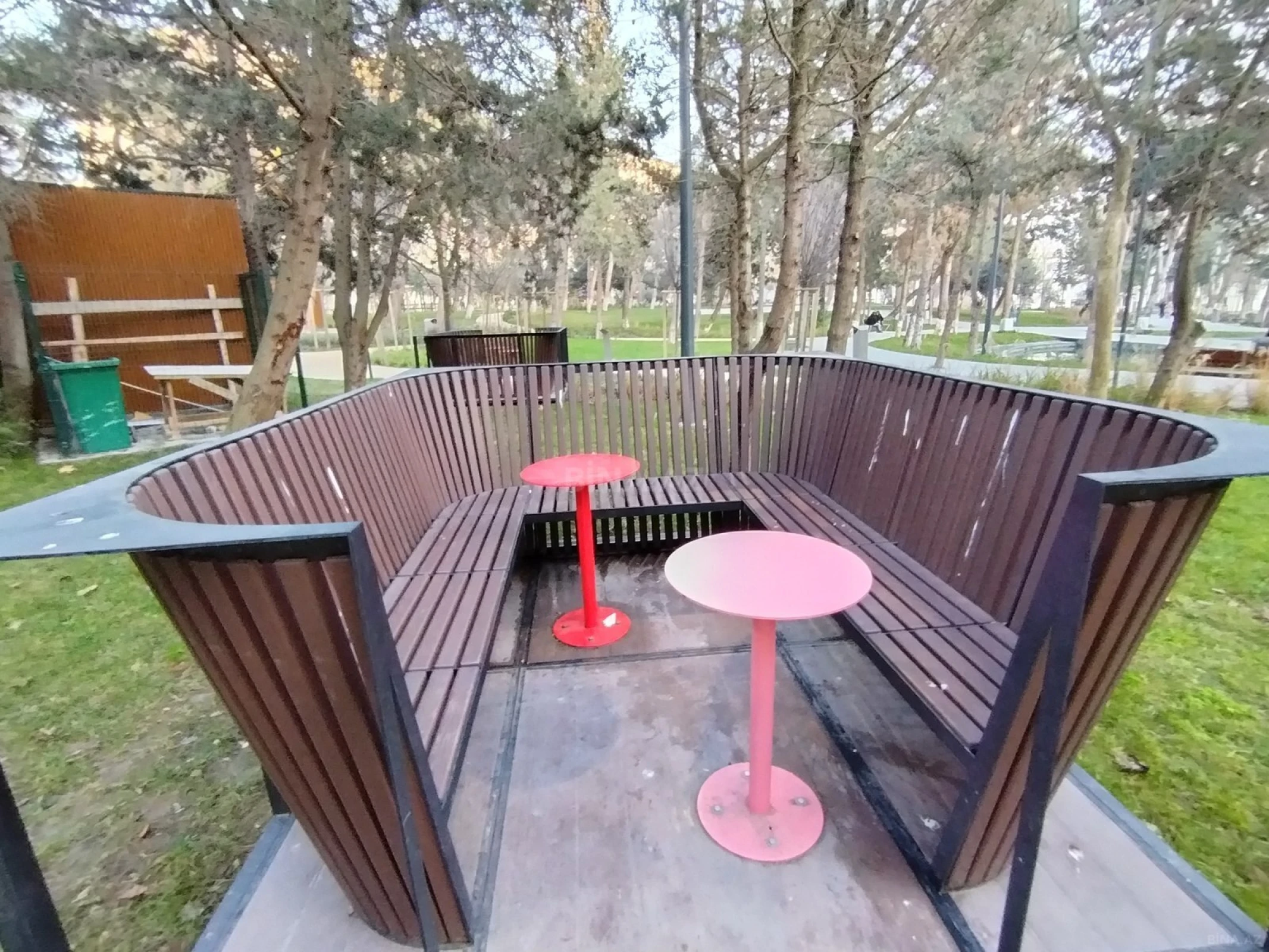 Satılır 2 otaqlı mənzil 85 m²