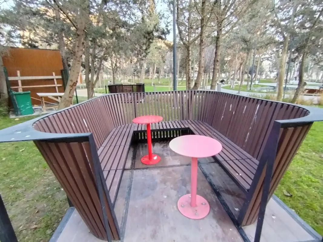 Satılır 2 otaqlı mənzil 85 m²