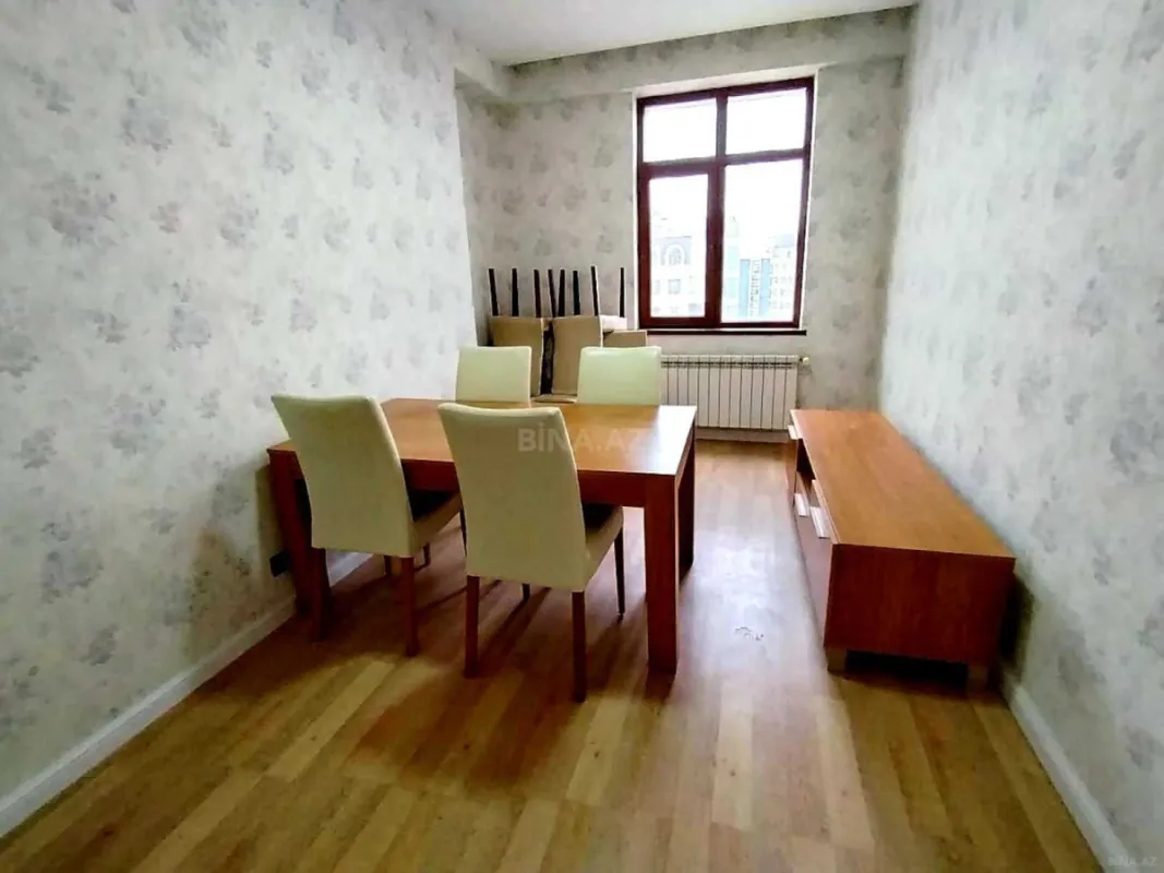 Satılır 2 otaqlı mənzil 85 m²