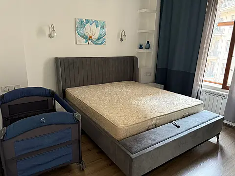 Kirayə verilir 4 otaqlı mənzil 170 m²