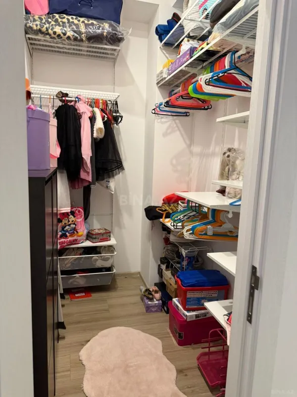 Kirayə verilir 4 otaqlı mənzil 170 m²