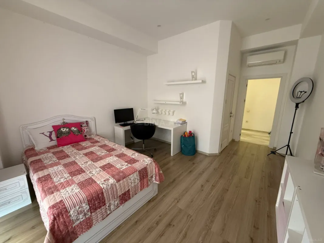 Kirayə verilir 4 otaqlı mənzil 170 m²