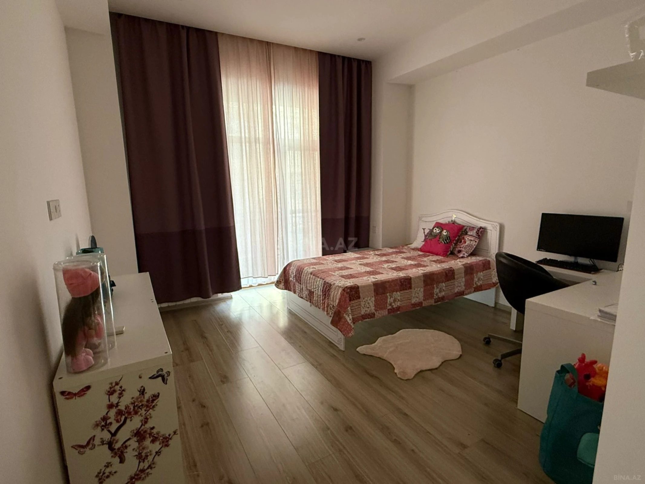 Kirayə verilir 4 otaqlı mənzil 170 m²