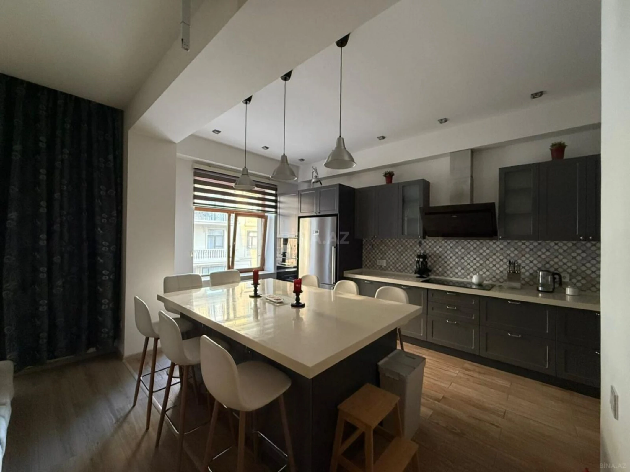Kirayə verilir 4 otaqlı mənzil 170 m²