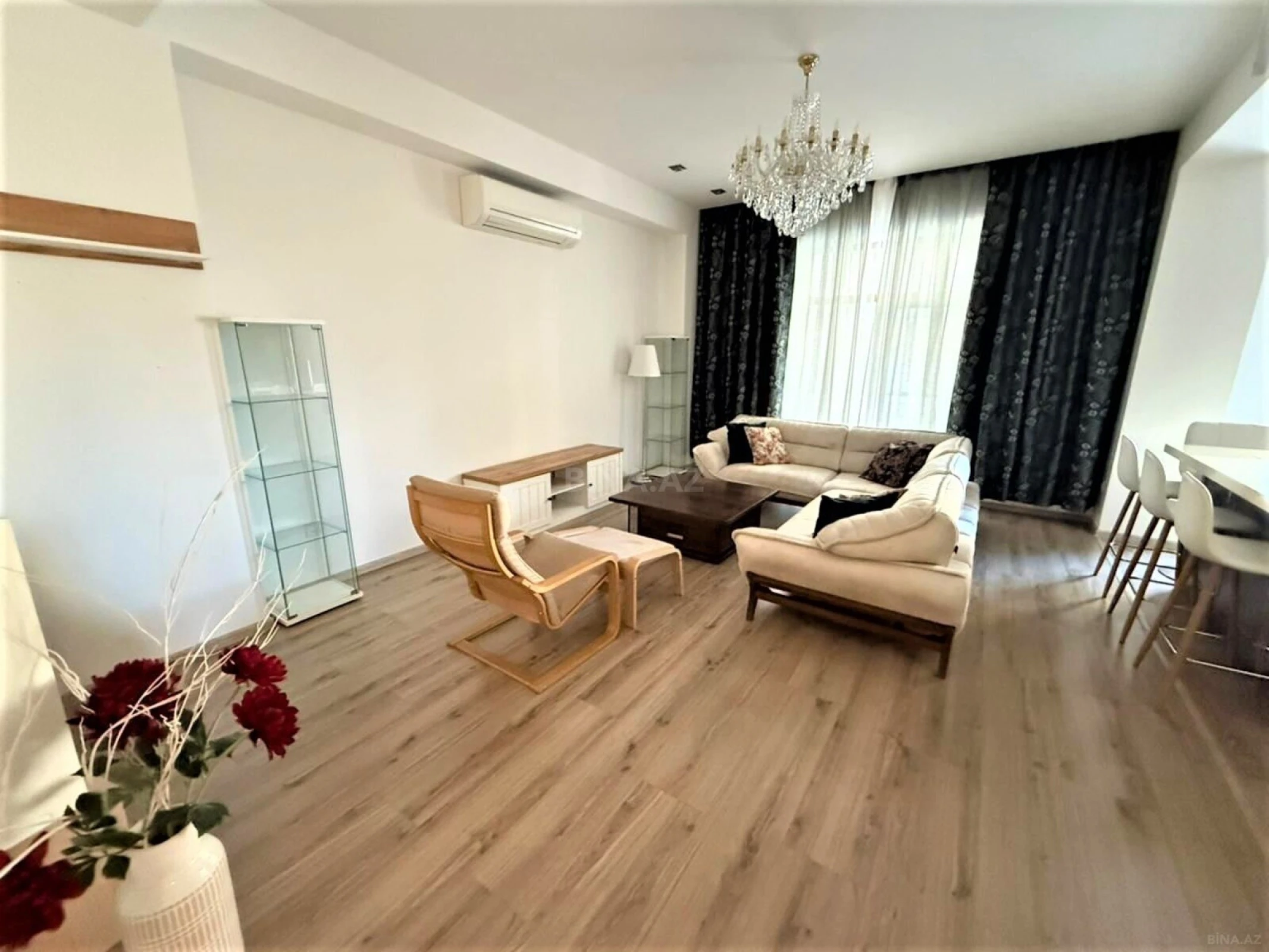 Kirayə verilir 4 otaqlı mənzil 170 m²
