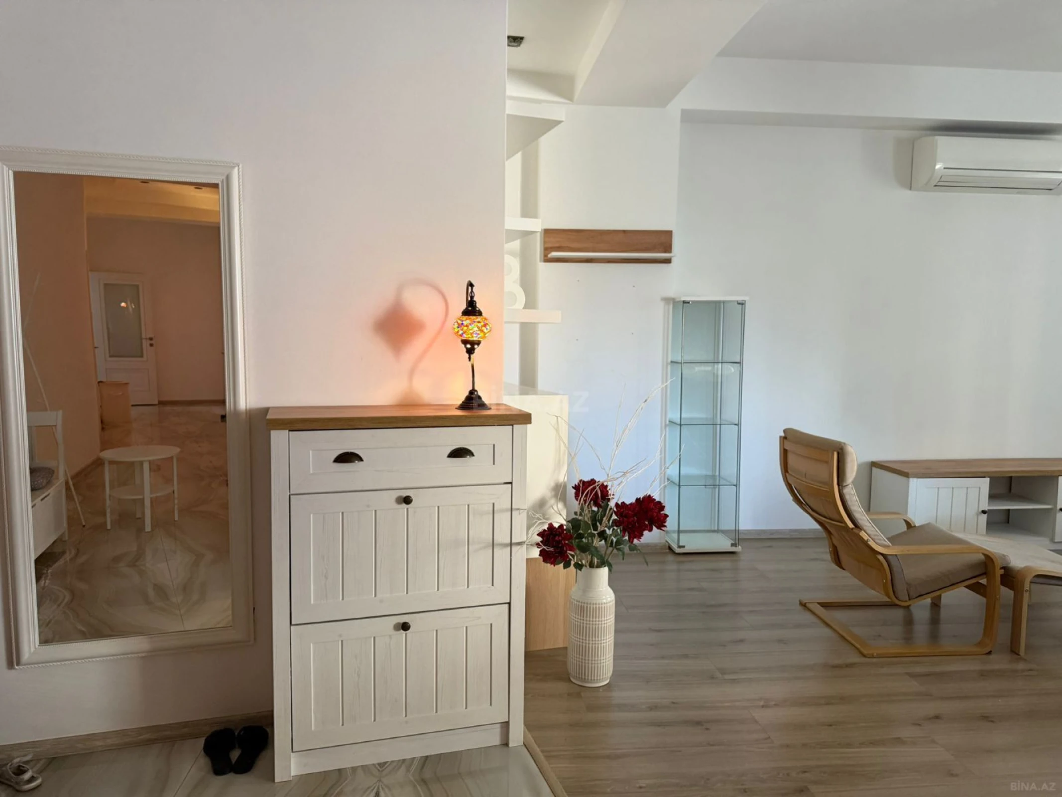 Kirayə verilir 4 otaqlı mənzil 170 m²