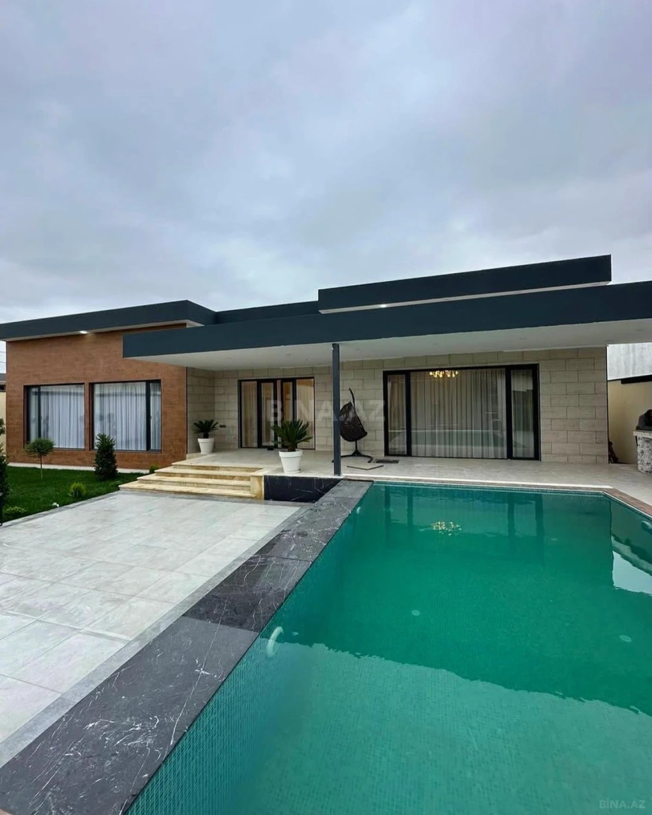 Kirayə verilir 4 otaqlı həyət evi 250 m²