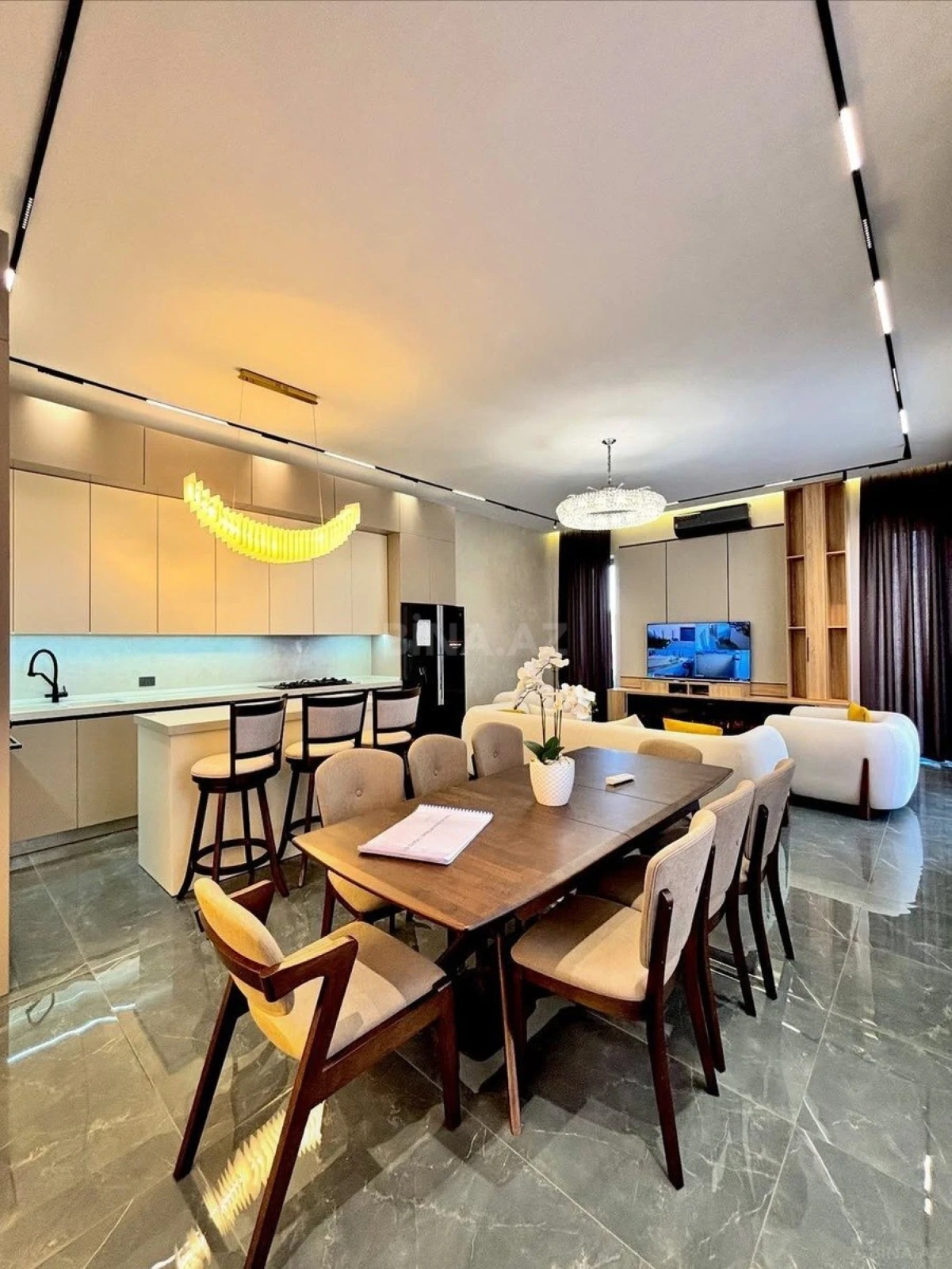 Kirayə verilir 4 otaqlı həyət evi 250 m²