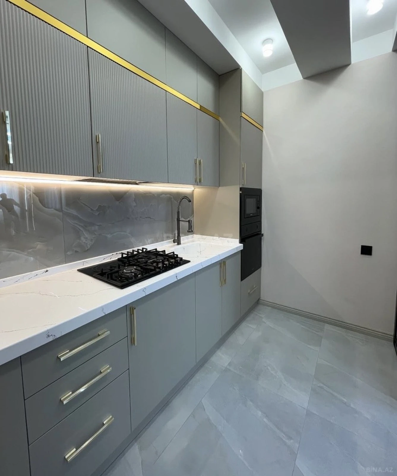 Satılır 2 otaqlı mənzil 71 m²