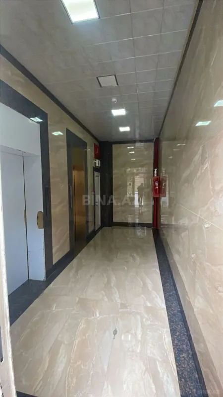 Satılır 3 otaqlı mənzil 135 m²