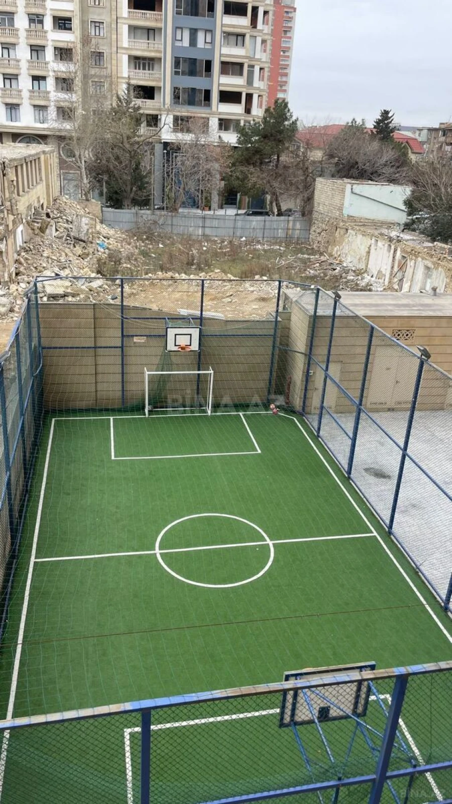 Satılır 3 otaqlı mənzil 135 m²