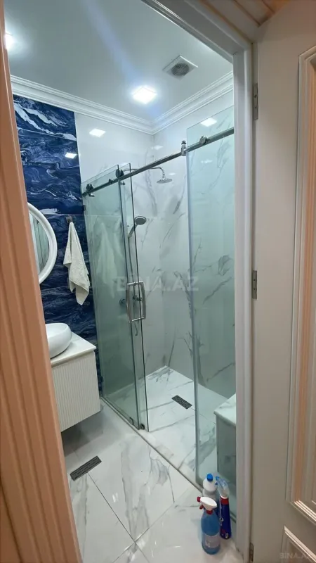 Satılır 3 otaqlı mənzil 135 m²