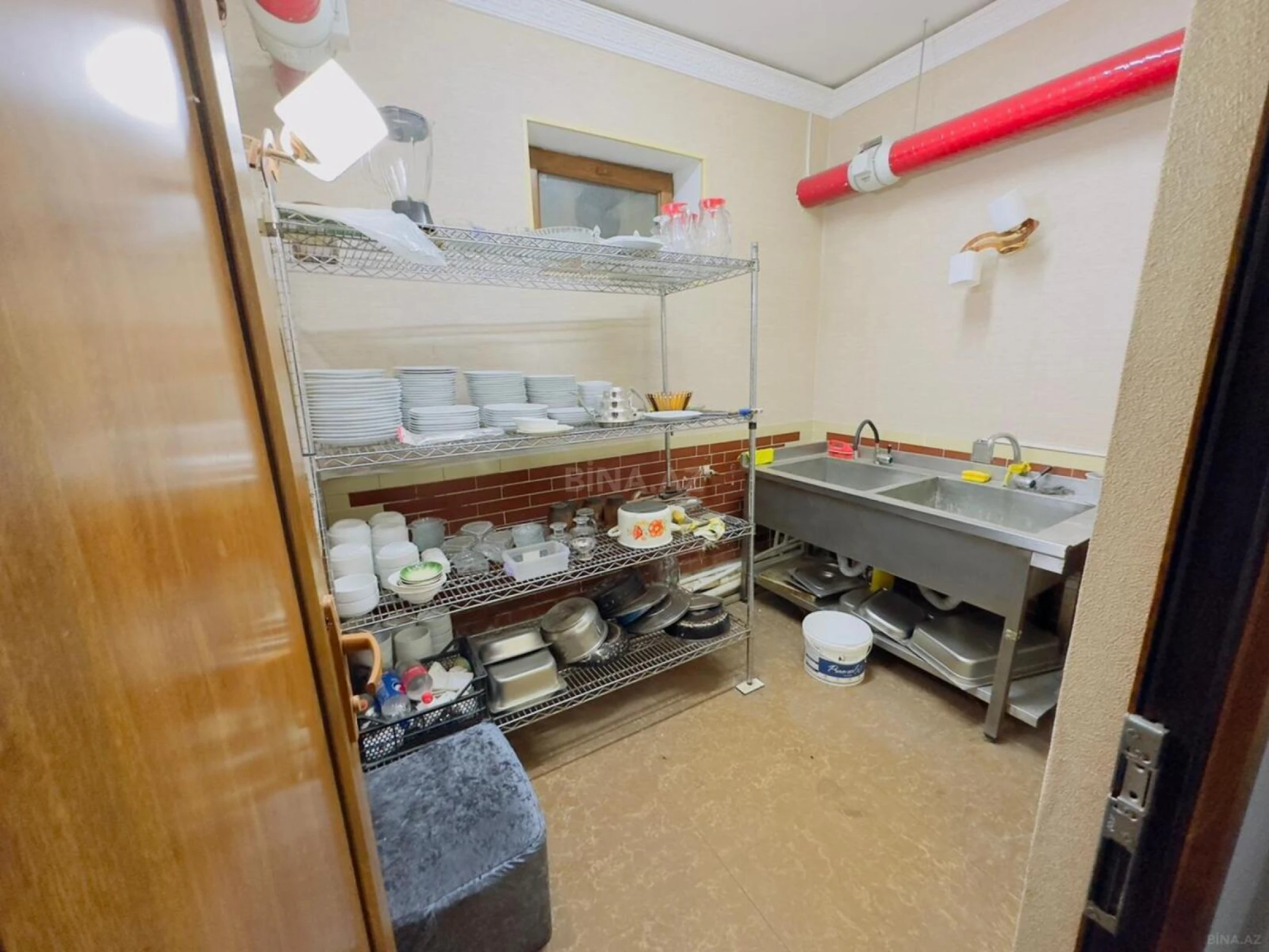 Kirayə verilir obyekt 370 m²