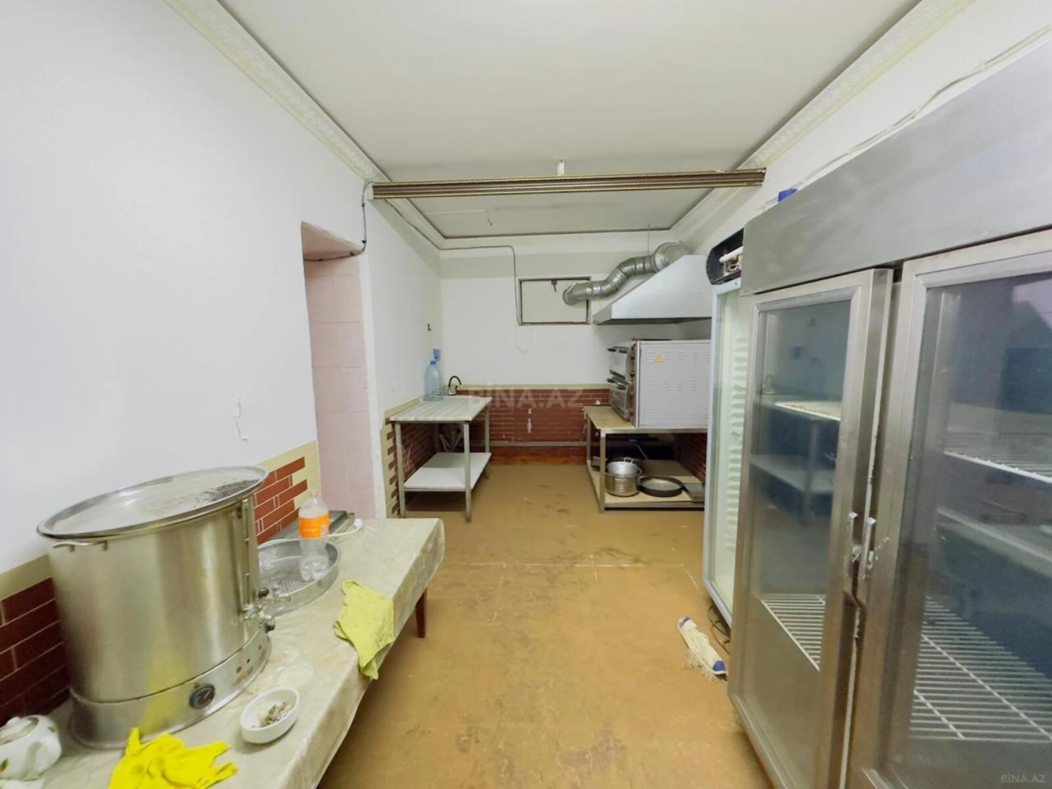 Kirayə verilir obyekt 370 m²